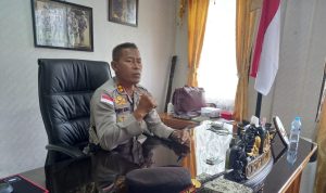 Kapolres Merauke AKBP. Untung Sangaji ketika memberikan keterangan-Surya Papua/IST