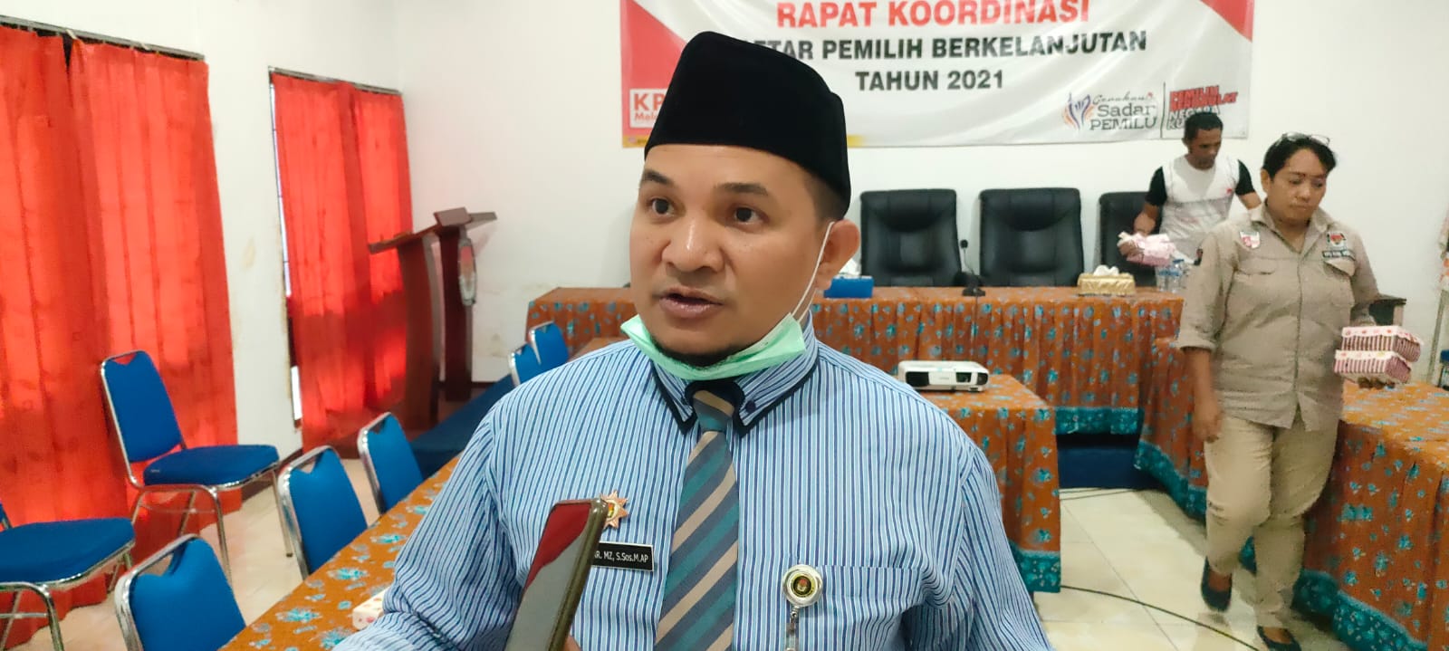 Anggota Komisioner KPU Merauke, Muhar Syahmuhar Zein yang membidangi Divisi Sosialisasi Pendidikan Pemilih dan Pengembangan Manusia- Surya Papua/Bobby Kurniawan