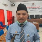 Anggota Komisioner KPU Merauke, Syahmuhar Zein berikan keterangan pers -Surya Papua/Bobby Kurniawan