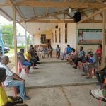 Pertemuan panitia Natal bersama yang berlangsung di emperan Gereja Santa Theresia Buti- Surya Papua/Frans Kobun