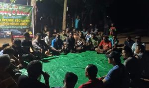 Komunitas Otomotif Merauke saat membaur bersama masyarakat di Kampung Kaliki, Distrik Kurik – Surya Papua/IST