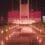 Ratusan obor dan lilin yang dinyalahkan Pemuda Mappi di Tugu Pepera – Surya Papua/Yulianus Bwariat