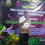 Ketua Dewan Paroki Santa Theresia Buti, Yoseph Gebze berikan sambutan –Surya Papua/Frans Kobun