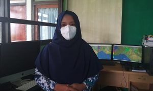 Kepala Badan Meteorologi, Klimatologi dan Geofisika (BMKG) Merauke, Yunita – Surya Papua/Frans Kobun