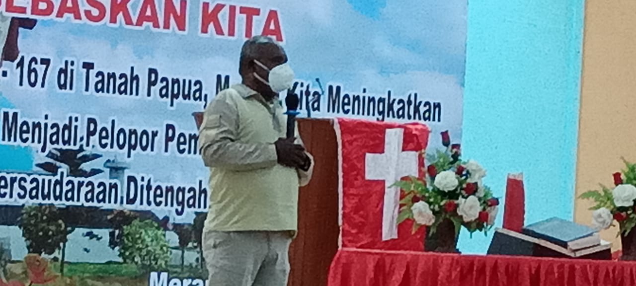 Bupati Merauke, Romanus Mbaraka sedang berikan sambutan – Surya Papua/Frans Kobun