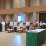 Wakil Bupati Merauke, H. Riduwan sedang melantik pejabat eselon III dan IV – Surya Papua/Yulianus Bwariat
