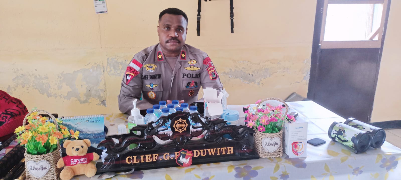 Danyon Batalyon Pelopor D, Komisaris Polisi (AKP) Clief Gerald P Duwith- Surya Papua/Frans Kobun
