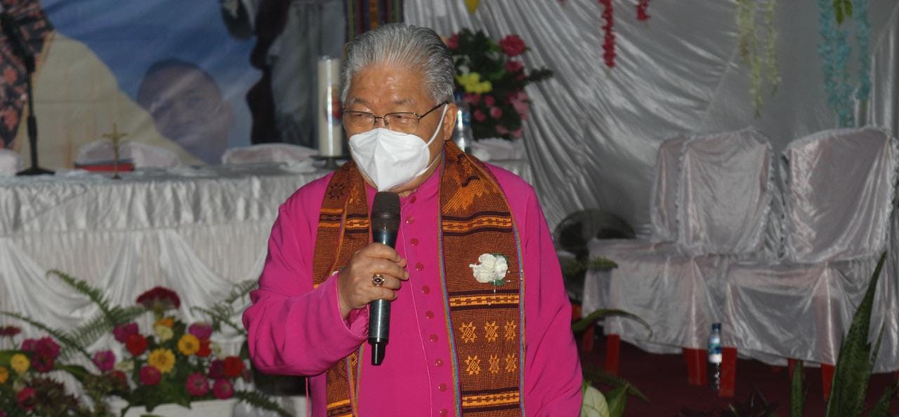 Uksup Agung Merauke, Mgr. Petrus Canisius Mandagri, MSC saat memberikan sambutan – Surya Papua/Frans Kobun