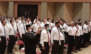 Pelantikan pejabat eselon II, III dan IV di lingkungan Pemkab Merauke – Surya Papua/Frans Kobun