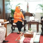 Bupati Merauke, Romanus Mbaraka saat bertemu Menteri PUPR di ruang kerjanya – Surya Papua/IST