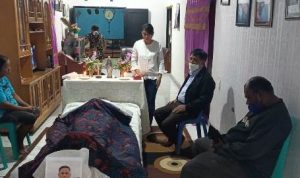 Almarhum Stefanus Roy Darsono Rahail, salah satu jurnalis Merauke yang meninggal akibat kecelakaan di kilometer 61 arah Sota – Surya Papua/Frans Kobun