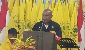 Pembina Politik yang juga Bupati Merauke, Romanus Mbaraka sedang berikan sambutan – Surya Papua/Frans Kobun