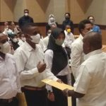 Bupati Merauke, Romanus Mbaraka sedang menyerahkan SK kepada CPNS – Surya Papua/ Yulianus Bwariat