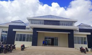 Kantor Dinas Pendidikan dan Pengajaran Kabupaten Merauke yang beralamat di Jalan Biak, Kelurahan Mandala – Surya Papua/Frans Kobun