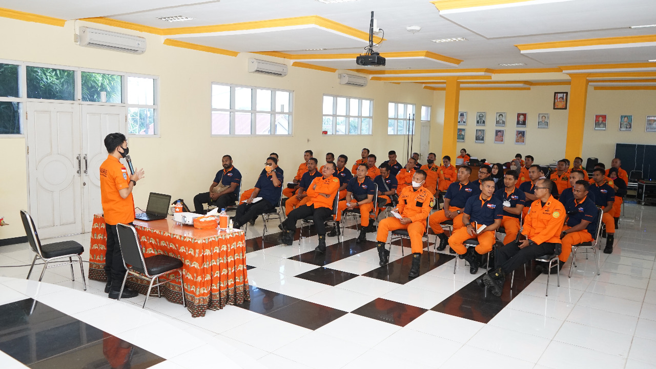 Pelatihan yang berlangsung di aula Kantor Pencarian dan Pertolongan Merauke – Surya Papua/IST