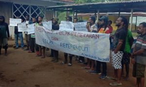 Aksi yang dilakukan sekelompok orang di Kuda Mati, Kelurahan Kamundu beberapa hari lalu – Surya Papua/IST