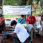 Pelayanan kesehatan kepada orang asli Papua oleh dokter di PT Dongin Prabhawa – Surya Papua/IST