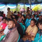 Ratusan warga di Kelurahan Kamahedoga sedang berdialog bersama Bupati Merauke, Romanus Mbaraka – Surya Papua/Frans Kobun