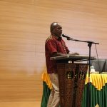 Bupati Merauke, Romanus Mbaraka sedang memberikan sambutan saat pertemuan bersama ASN dan Pemuda Malind – Surya Papua/Frans Kobun