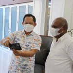 Bupati Merauke, Romanus Mbaraka saat bersama Menteri Dalam Negeri, Tito Karnavian – Surya Papua/Frans Kobun