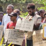 Sejumlah spanduk yang dibawakan saat aksi demonstrasi di Maam kemarin – Surya Papua/IST