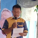 Ketua panitia kegiatan, Krispinus Palobo sedang membacakan laporan – Surya Papua/Frans Kobun