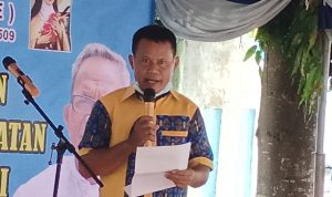 Ketua panitia kegiatan, Krispinus Palobo sedang membacakan laporan – Surya Papua/Frans Kobun