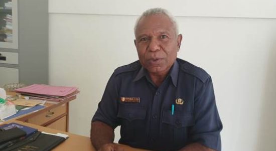 Kepala Dinas Pendidikan dan Pengajaran Kabupaten Merauke, Stefanus Kapasiang – Surya Papua/Frans Kobun