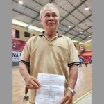Salah seorang guru yang berusia 57 tahun ikut mendaftar lomba lari 10 kilometer yang dilaksanakan KONI Kabupaten Merauke – Surya Papua/IST
