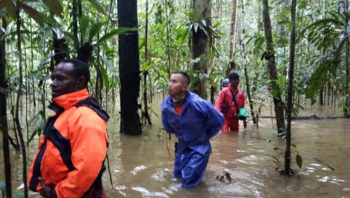 Tim gabungan SAR sedang melakukan pencarian terhadap dua perempuan yang tersesat – Surya Papua/IST
