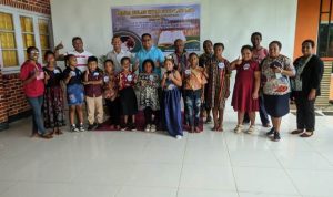 Foto bersama anak-anak dari stasi-stasi yang mengikuti lomba – Surya Papua/IST