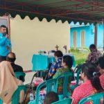 Kepala Distrik Merauke, Arnold Rudolf sedang berikan sambutan – Surya Papua/IST