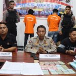 Kapolres Asmat, AKBP Gus Hariadi sedang berikan keterangan pers – Surya Papua/Yulianus Bwariat