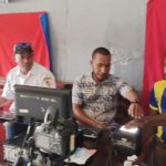 Salah seorang warga binaan di Lapas Merauke sedang melakukan perekaman e-KTP – Surya Papua/Frans Kobun