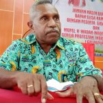 Ketua Badan Pekerja Sinode GPI Papua, Pdt. Izak SD Iwong – Surya Papua/Yulius Bwariat