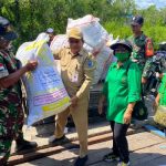 Bantuan pakaian layak pakai kepada korban kebakaran di Agatz, Kabupaten Asmat – Surya Papua/IST