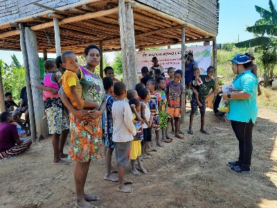 Masyarakat di Kampung Guizz saat berkumpul bersama – Surya Papua/IST