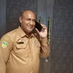 Kepala Badan Perbatasan Kabupaten Merauke, Rekianus Samkakai – Surya Papua/Frans Kobun