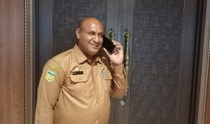 Kepala Badan Perbatasan Kabupaten Merauke, Rekianus Samkakai – Surya Papua/Frans Kobun