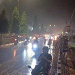 Aksi konvoi kendaraan roda dua maupun empat di sepanjang Jalan Raya Mandala dan sekitarnya – Surya Papua/Frans Kobun
