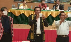 Tiga kandidat yang bertarung dalam pemilihan Ketua IKF Kabupaten Merauke yakni Irenimus A Ottu (kiri), Arnoldus Moda (tengah) dan Paulus Peka Hayon (kanan) – Surya Papua/Frans Kobun