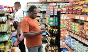 Pemeriksaan barang di sejumlah toko dalam wilayah kota dan sekitarnya – Surya Papua/Frans Kobun
