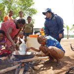 Kegiatan demo memasak sagu di Kampung Mutimangge, Distrik Ululin, Kabupaten Merauke – Surya Papua/IST