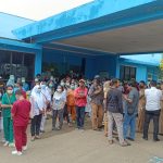 Tenaga hinorer di RSUD Merauke masih menunggu kepastian akan hak haknya yang harus dibayarkan – Surya Papua/Yulianus Bwariat