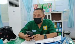 Dokter anak di RSUD Merauke, dr. Hans – Surya Papua/Yulianus Bwariat