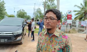 Sales Branch Manager (SBM) Rayon III Papua, Anwar Hidayat – Surya Papua/Yulianus Bwariat