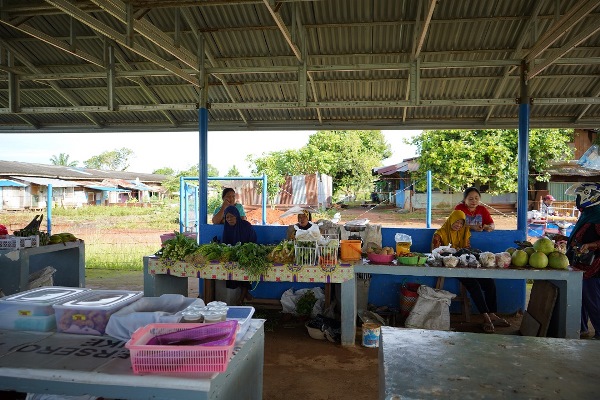 Pasar tradisional di Kampung Asiki, Boven Digoel yang dibangun TSE Group – Surya Papua/IST