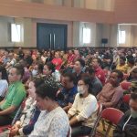 Ratusan ASN Katolik di lingkungan Pemkab Merauke sedang mengikuti perayaan misa – Surya Papua/Frans Kobun
