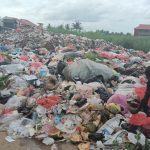 Sampah yang menumpuk di TPS di Jalan Dorem Kai, Kampung Imbuti, Kabupaten Merauke – Surya Papua/Frans Kobun