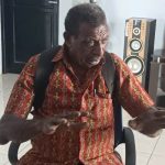 Tokoh Adat Malind dari Golongan Sozom, Johanes Mbindawa Mahuze – Surya Papua/Frans Kobun